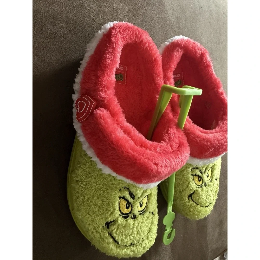 Crocs The Grinch Classic Clog Shoes Big Kids Youth Size J3 Green Red New